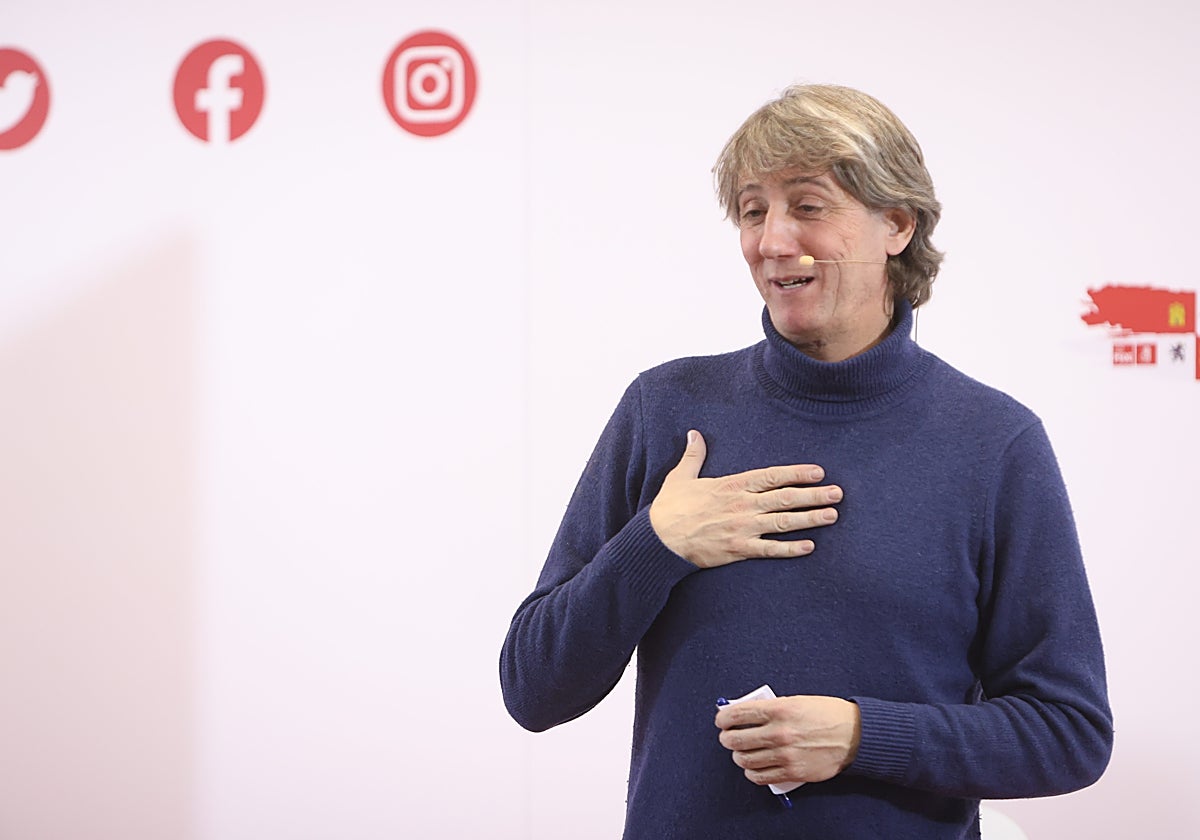 Carlos Martínez, durante un encuentro con militantes del PSOE en Zamora