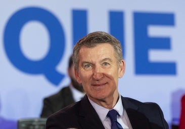 Bronca política en la derecha: Feijóo llama «oposición de tumbona a Vox» y Abascal le acusa de señalar «a Trump en lugar de a Sánchez»