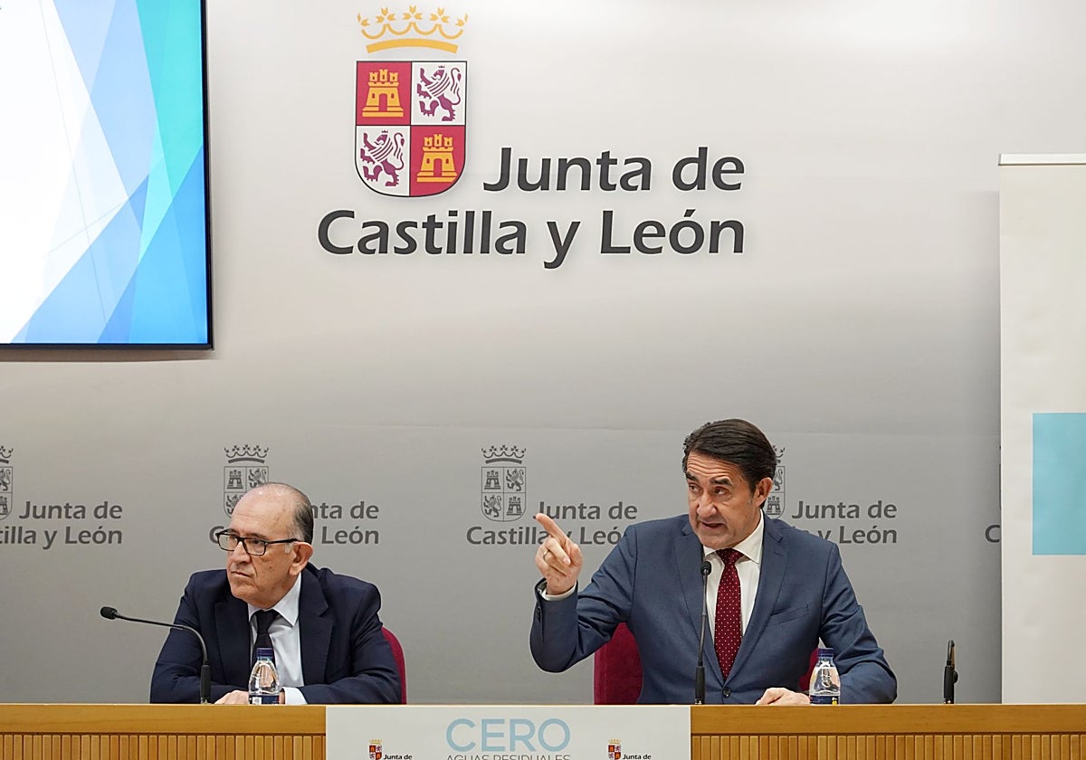 El consejero de Medio Ambiente, Vivienda y Ordenación del Territorio, Juan Carlos Suárez-Quiñones, presenta el balance de obras hidráulicas y la previsión de actuaciones en materia de política de agua para todas las provincias