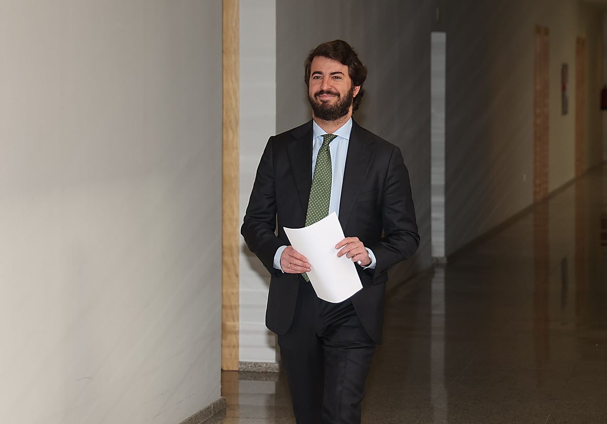 Juan García-Gallardo a su llegada al registro de las Cortes de Castilla y León para presentar su renuncia