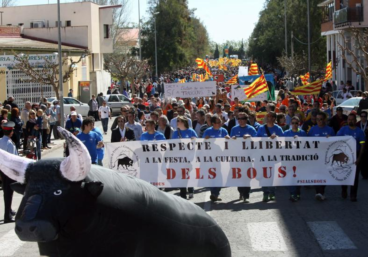 Manifestación en Amposta (Tarragona), en 2015, reclamando la pervivencia de la fiesta de los toros en todas sus modalidades