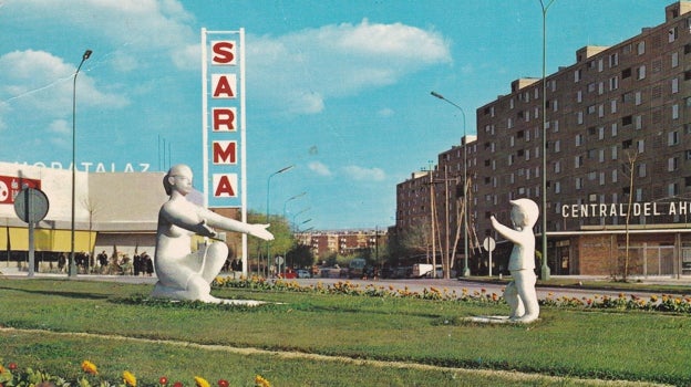 Imagen antes - La estatua de los 60 y la actual