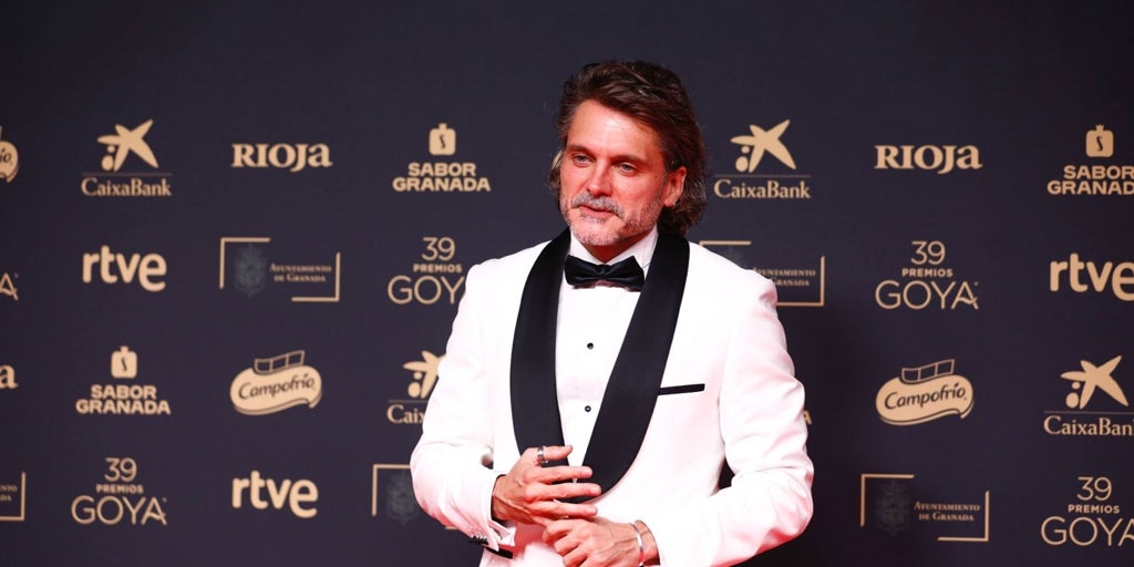 Salva Reina recuerda a los andaluces «honorables y valientes» al recibir el Goya al mejor actor de reparto