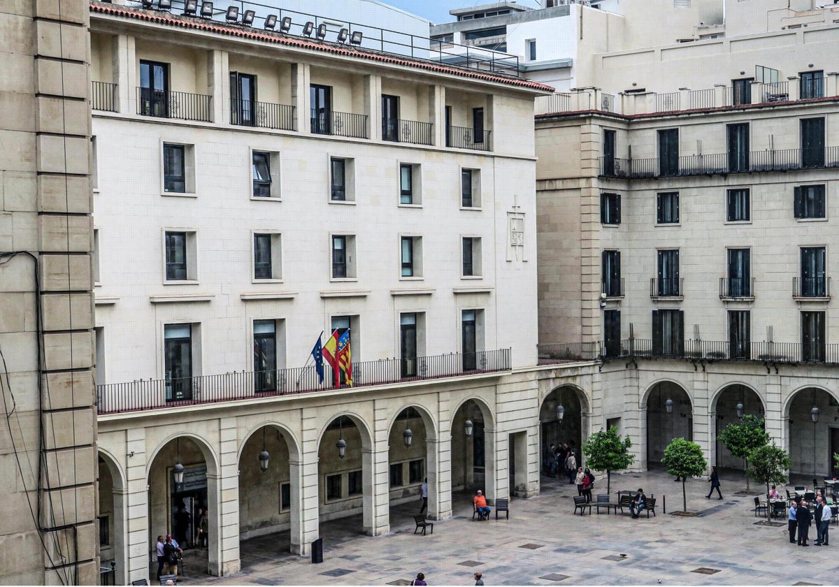 Edificio de la Audiencia Provincial de Alicante, sede del juicio con jurado al policía