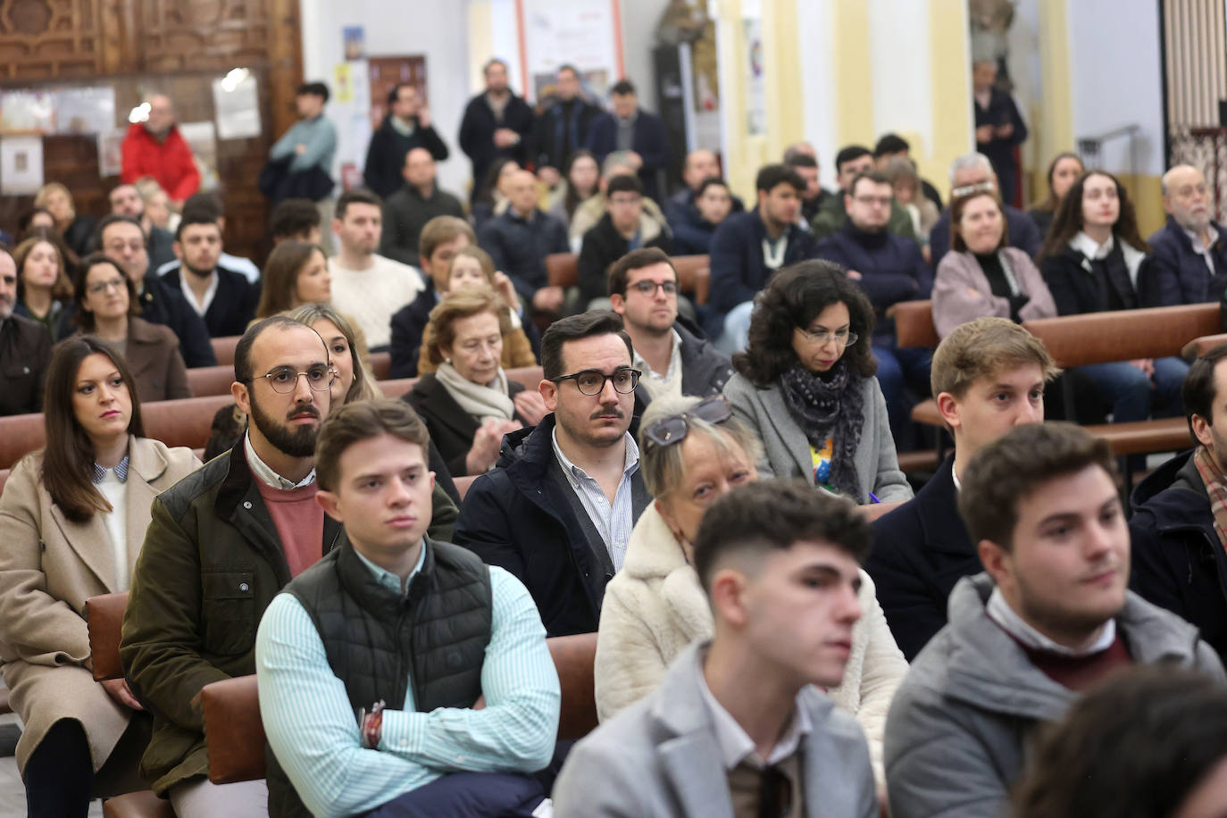 La bendición de la bambalina frontal de la Esperanza de Córdoba, en imágenes