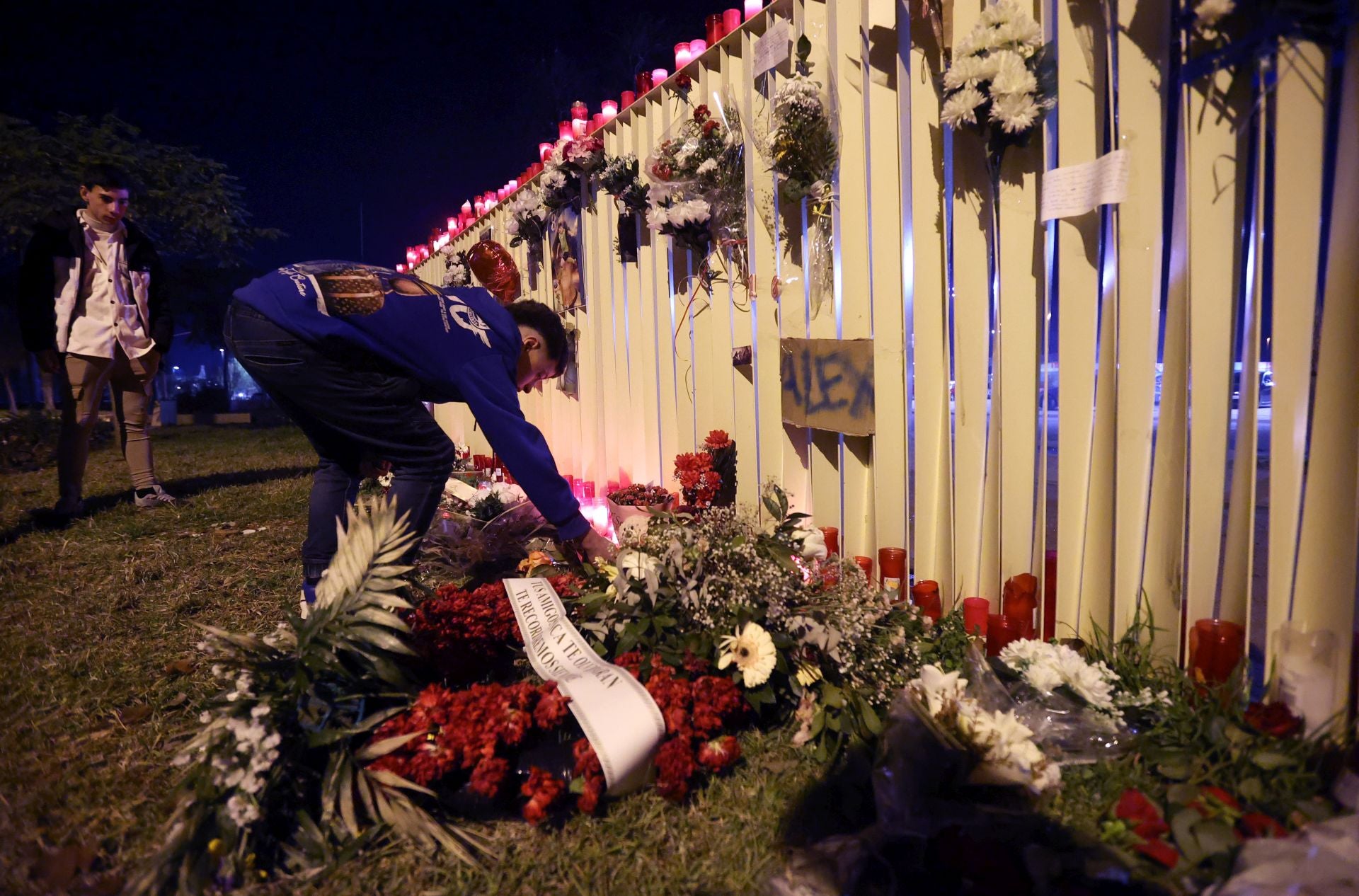 En imágenes, el emotivo recuerdo al joven asesinado en El Arenal