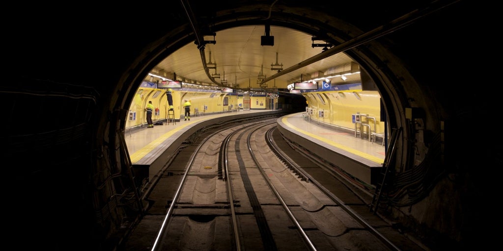 Las 8.000 tareas de mantenimiento que nadie ve para que el Metro siga volando