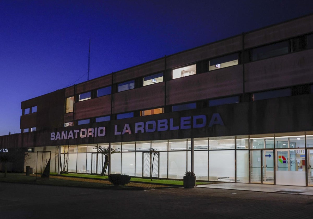 Exterior del sanatorio La Robleda