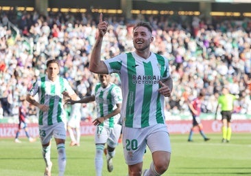 Antonio Casas alcanza los 50 goles con el Córdoba CF con su renovación sobre la mesa