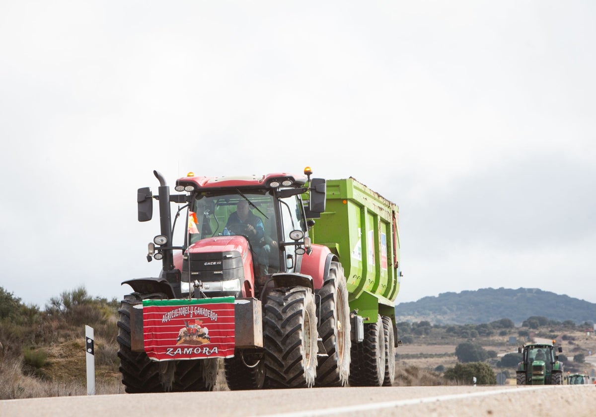 Los tractores vuelven a tomar las carreteras