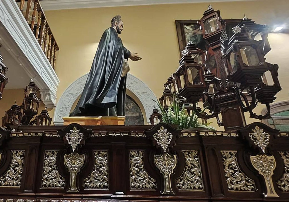 Nuevos candelabros para la procesión del Beato Cristóbal de Santa Catalina