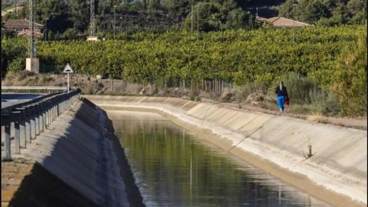 El Segura agoniza con  reservas embalsadas  como las de Cataluña cuando el Gobierno planteó enviar agua en barcos