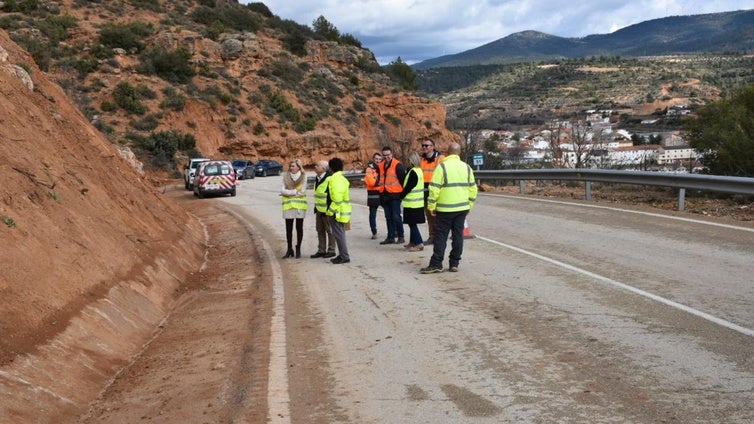 Avanzan las obras de las carreteras de  Landete y Mira dañadas con el paso de la dana