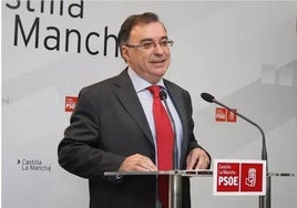 Fernando Mora (PSOE) abandona la política al llegar a su edad de jubilación