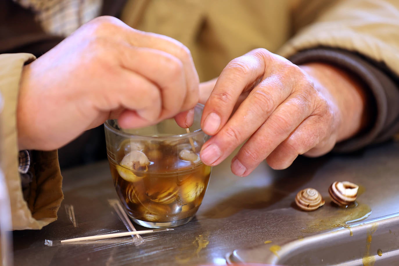La esperada apertura de los puestos de caracoles en Córdoba, en imágenes
