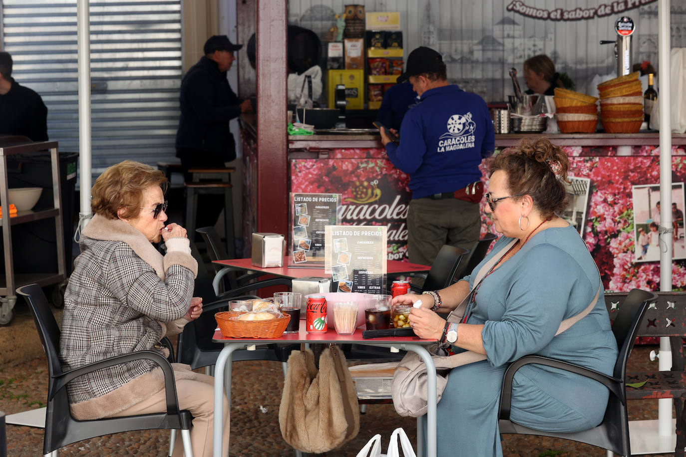La esperada apertura de los puestos de caracoles en Córdoba, en imágenes