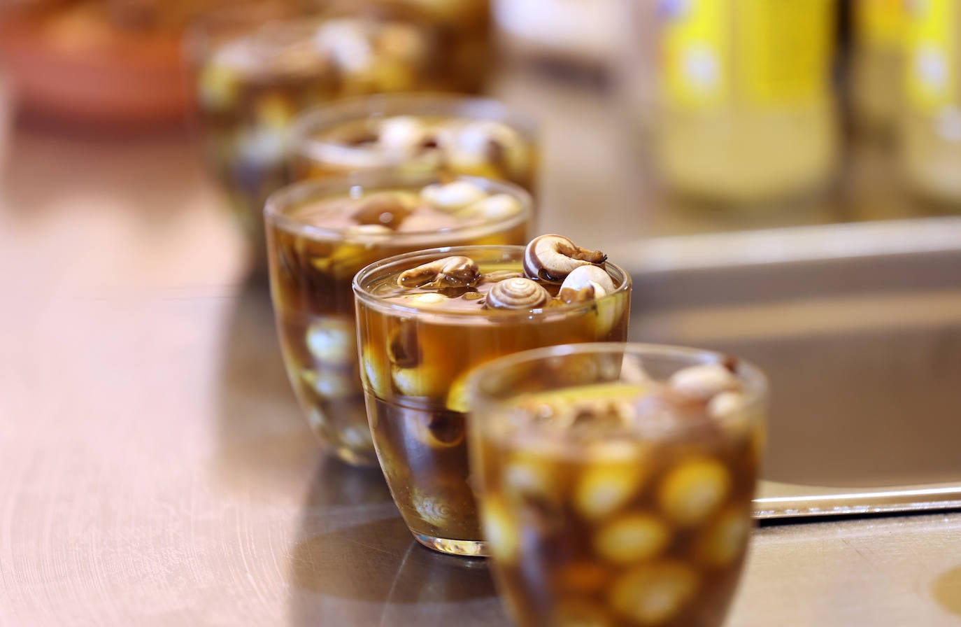 La esperada apertura de los puestos de caracoles en Córdoba, en imágenes