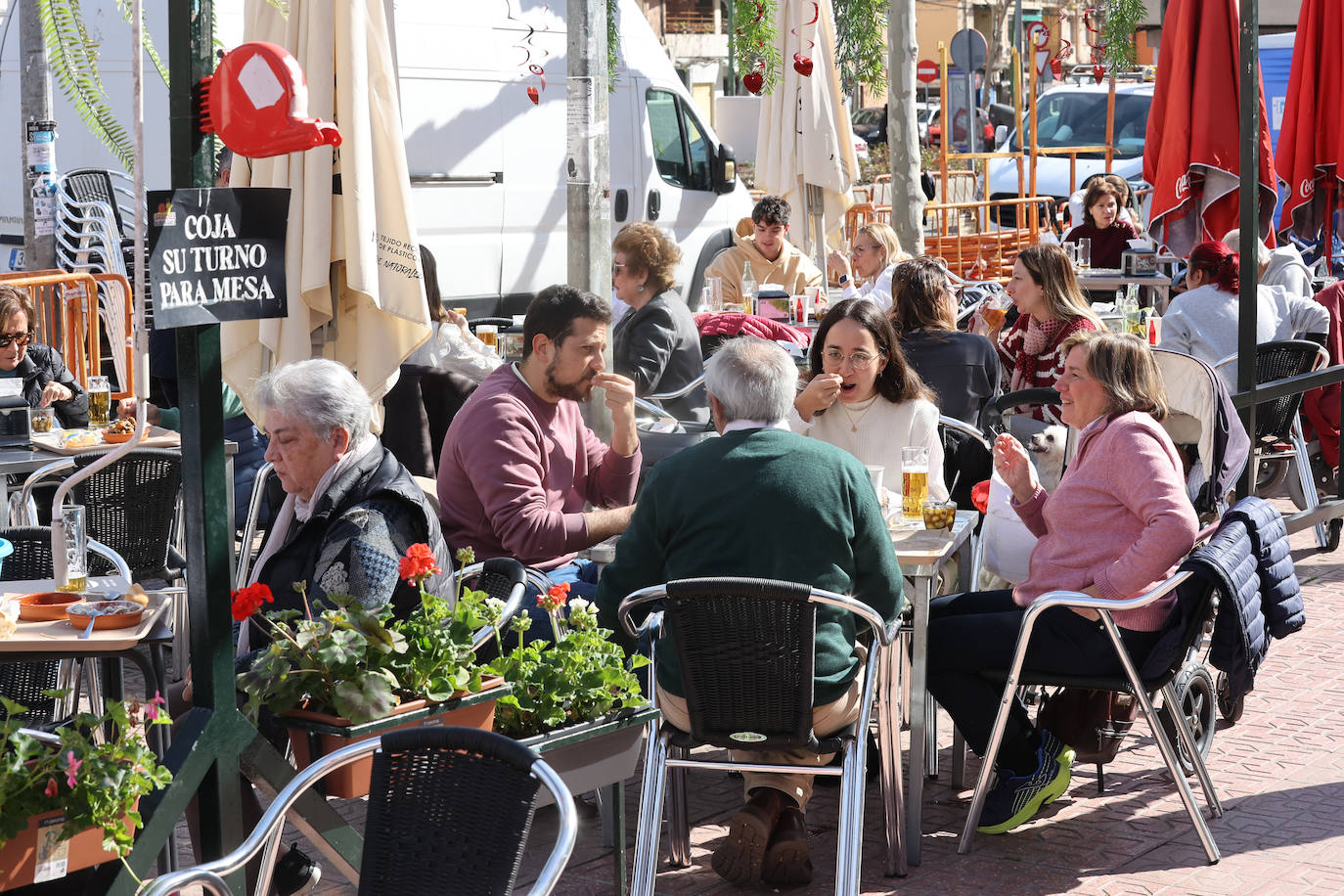 La esperada apertura de los puestos de caracoles en Córdoba, en imágenes