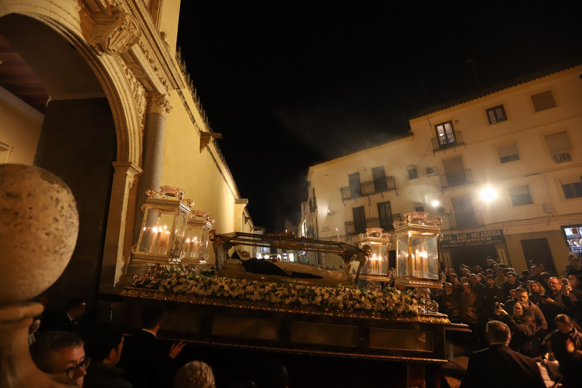 La salida extraordinaria con las reliquias de San Juan Bautista de la Concepción por Córdoba, en imágenes