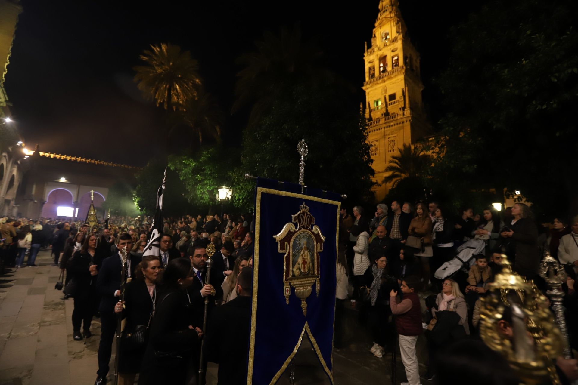 La salida extraordinaria con las reliquias de San Juan Bautista de la Concepción por Córdoba, en imágenes