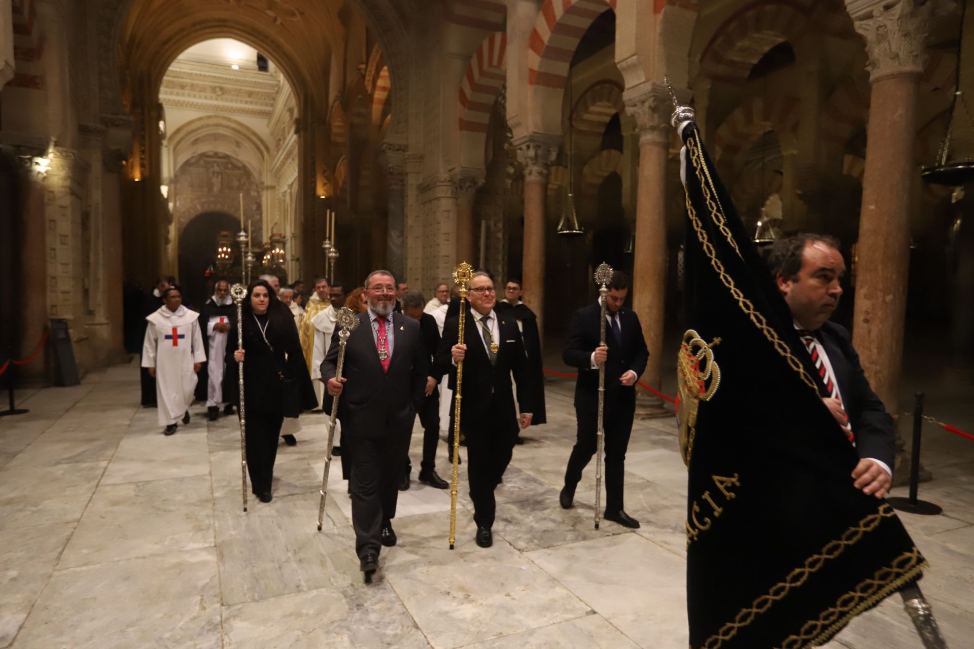 La salida extraordinaria con las reliquias de San Juan Bautista de la Concepción por Córdoba, en imágenes