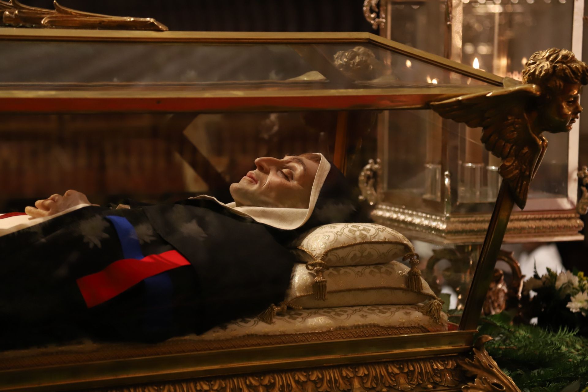 La salida extraordinaria con las reliquias de San Juan Bautista de la Concepción por Córdoba, en imágenes