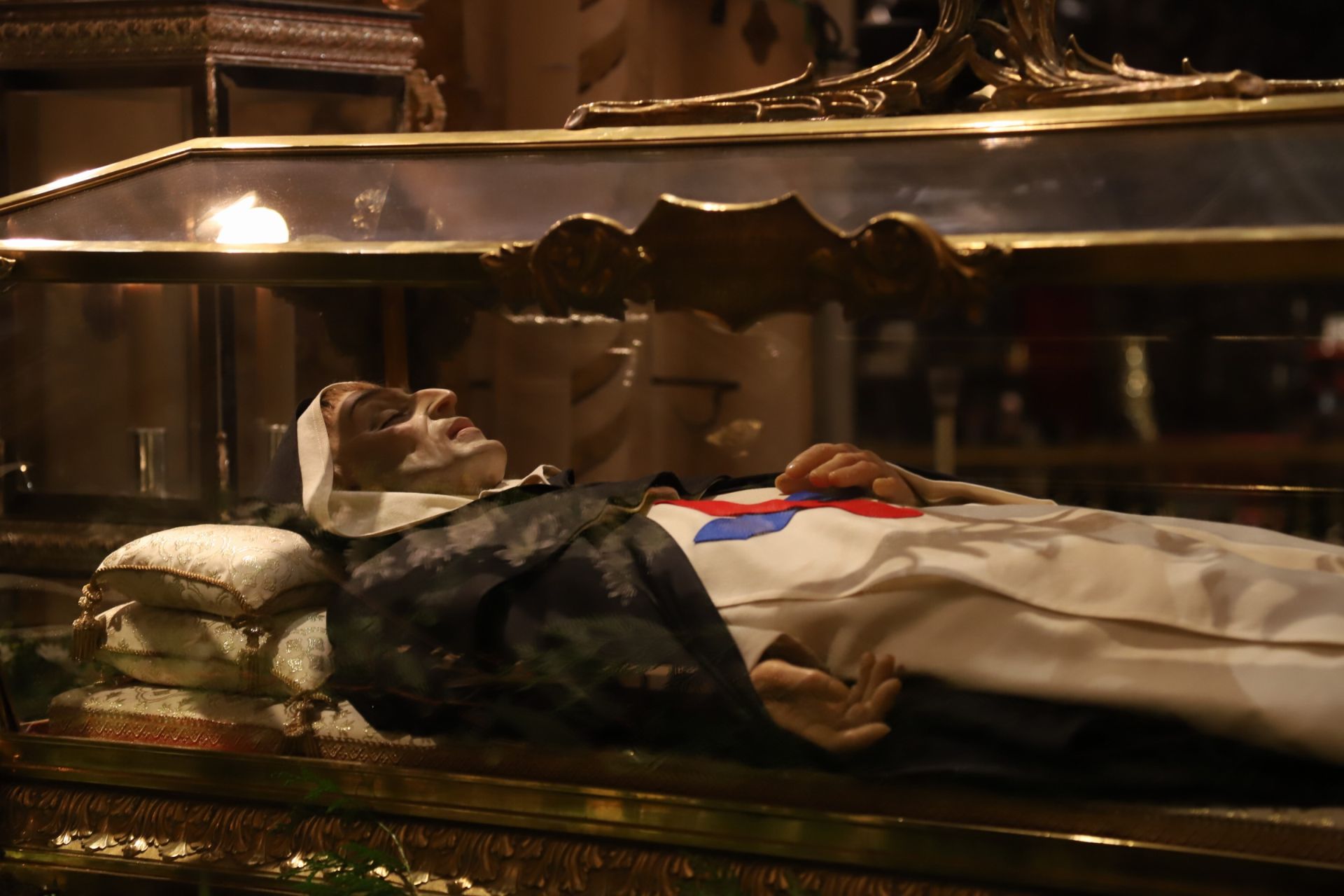 La salida extraordinaria con las reliquias de San Juan Bautista de la Concepción por Córdoba, en imágenes