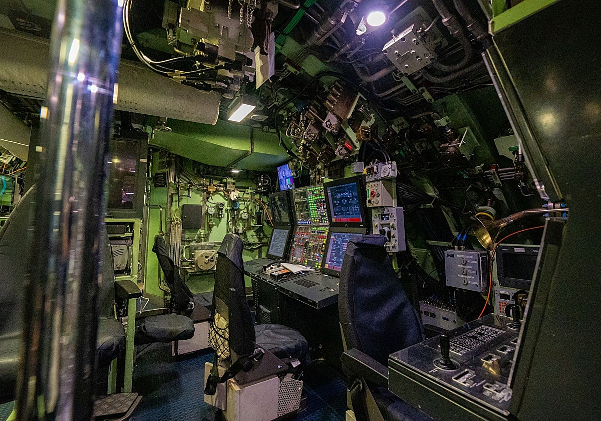 Cámara de mando y control del S-81 Isaac Peral