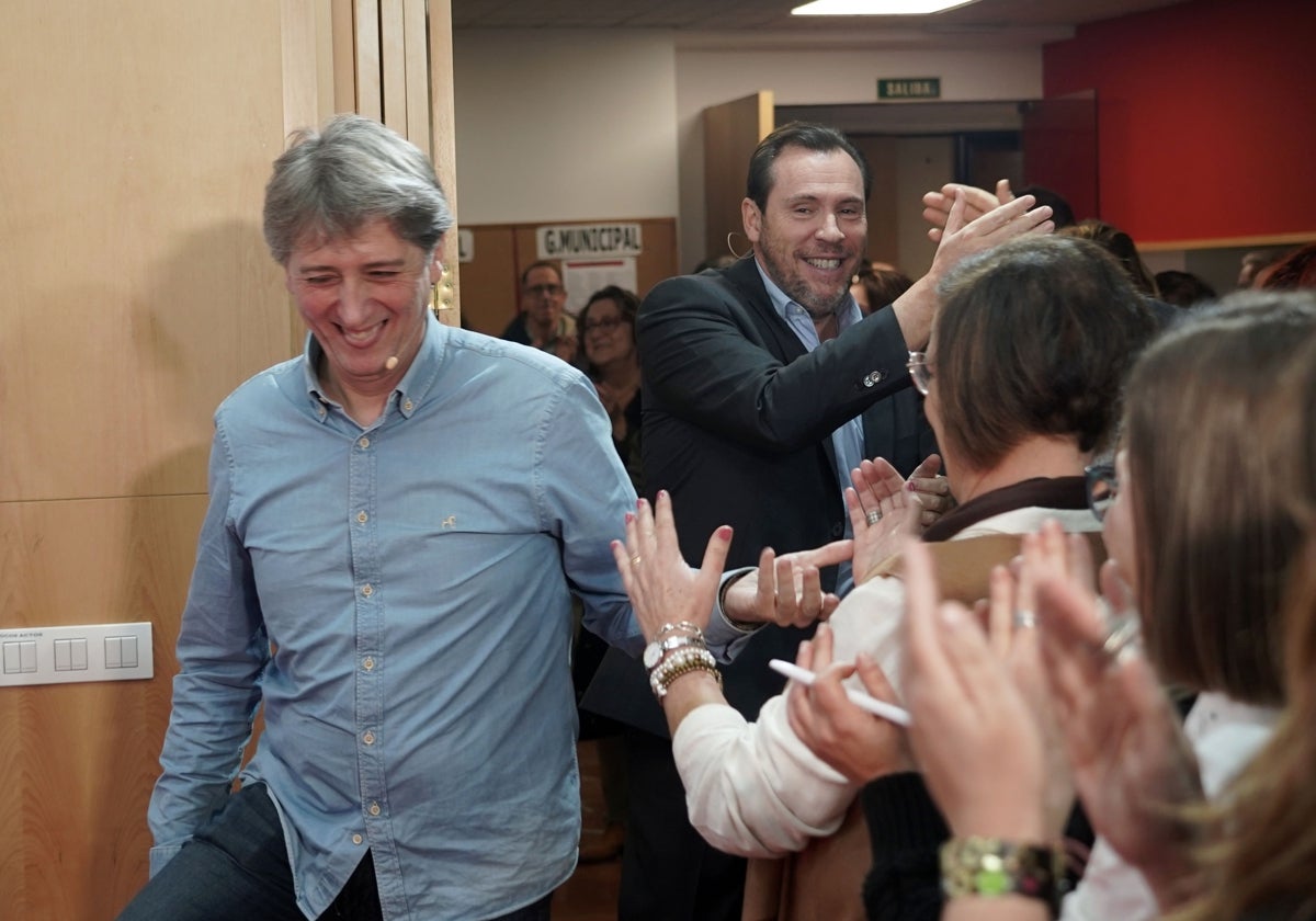 Carlos Martínez y Óscar Puente, este lunes en la sede del PSOE en Valladolid