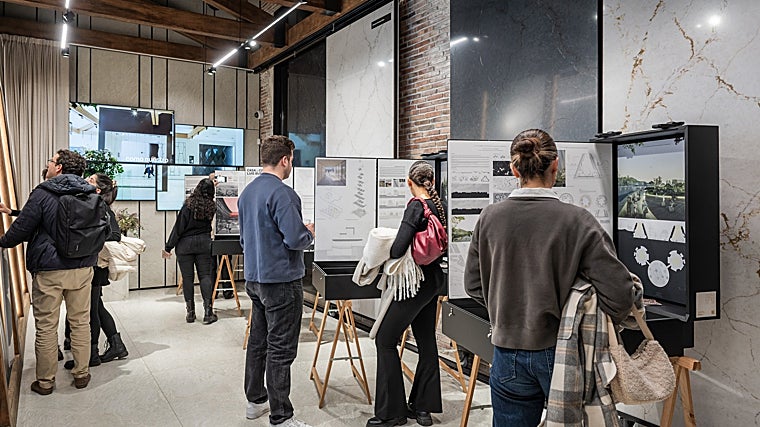 Exposición de las maquetas en la Biblioteca Municipal Eugenio Trías de Retiro