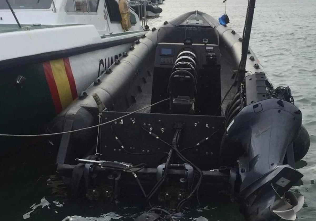 Imagen de una embarcación semirrígida de la Guardia Civil