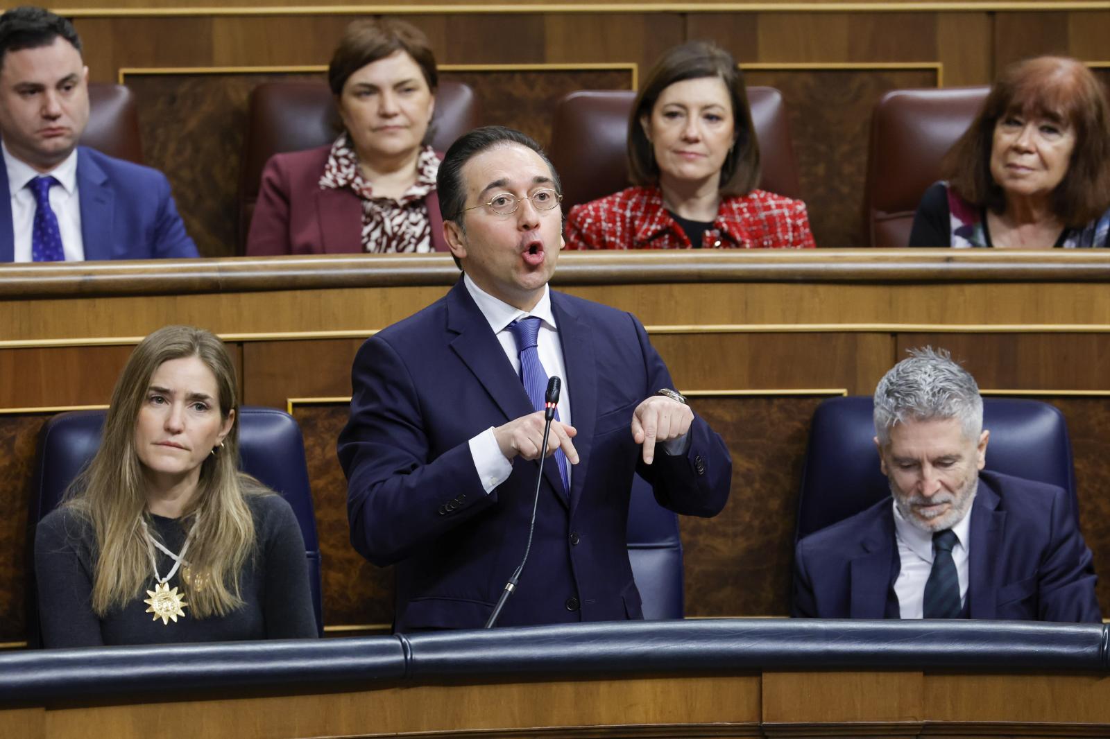 Albares, este miércoles, durante su intervención en la sesión de control al Gobierno