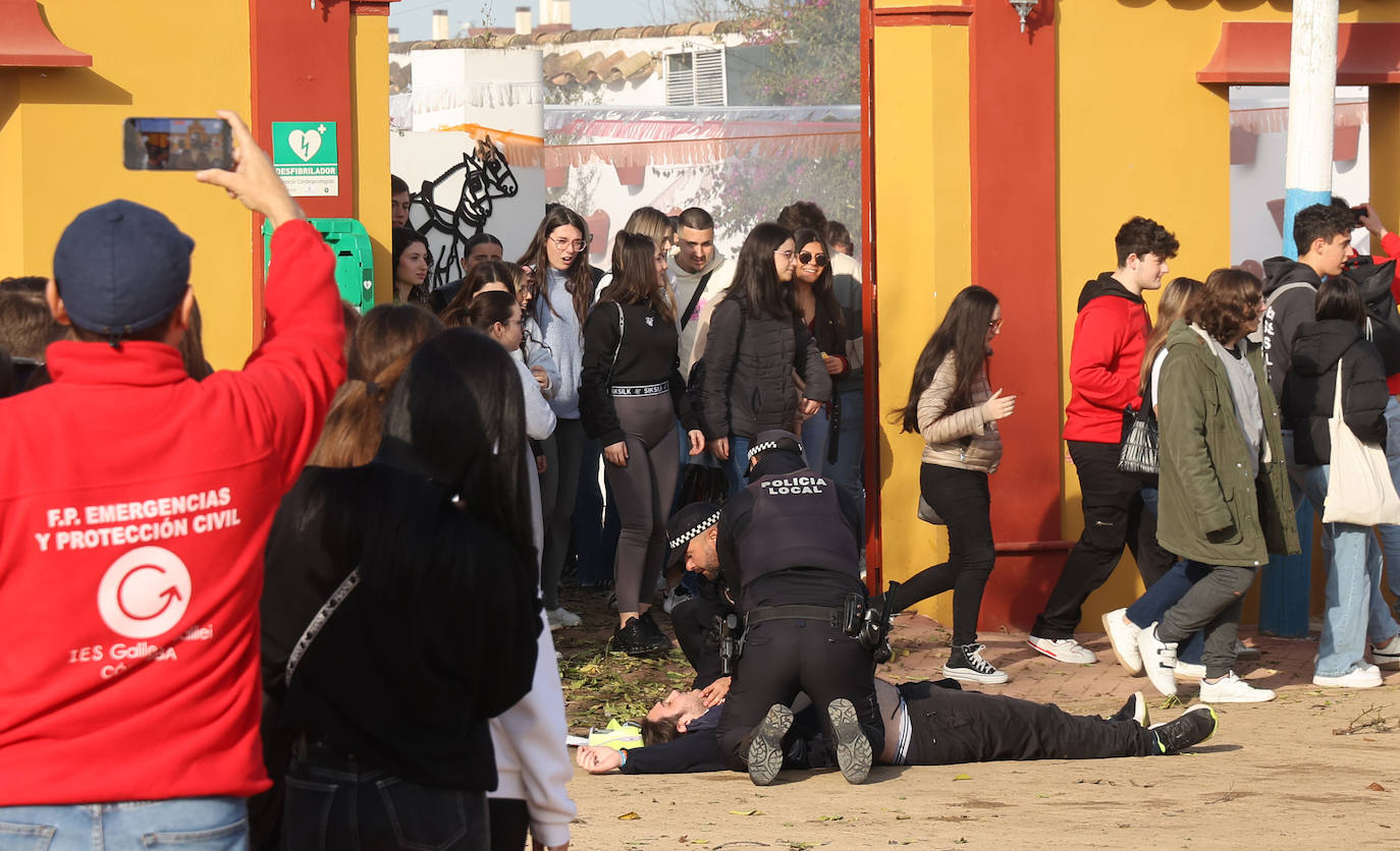 El simulacro de explosión en el recinto ferial de Córdoba, en imágenes