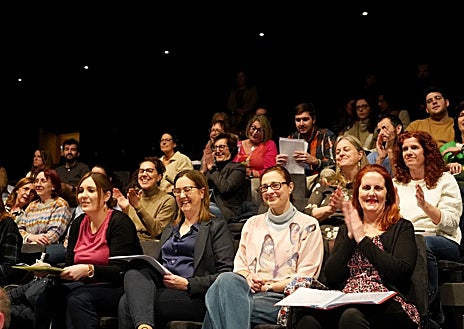 Imagen secundaria 1 - Lis profesores participantes y los dos músicos