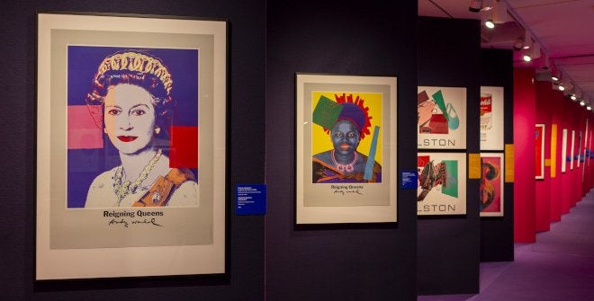 Algunos de los posters recogidos en la exposición