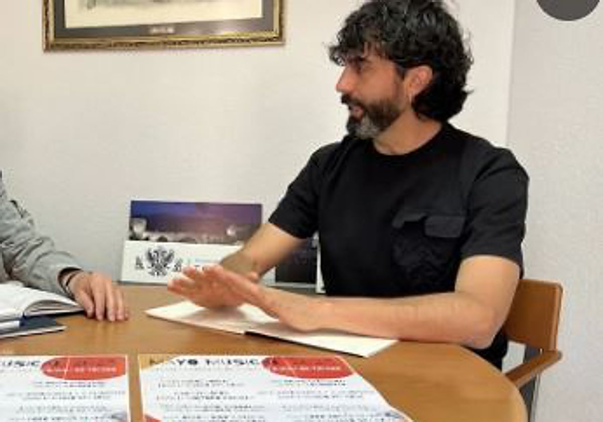 Iván Caro, director de la Escuela Municipal de Música 'Diego Ortiz' en una foto de archivo