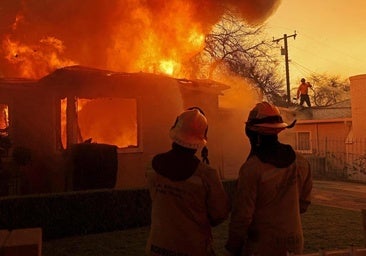 Muere un hombre y una mujer resulta intoxicada por humo en una vivienda de Ibias (Asturias)