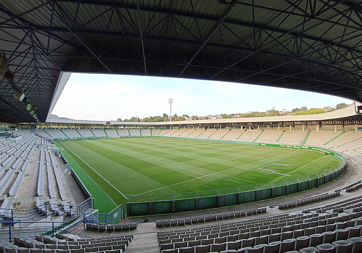 Vista general del estadio A Malata, hogar del Racing de Ferrol, donde jugará el Córdoba