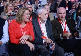 Chaves, de desterrado por los ERE a 'estrella' del congreso del PSOE andaluz