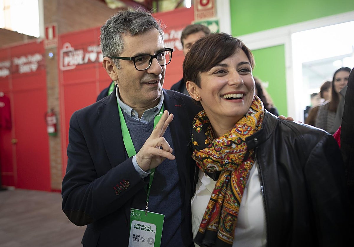La ministra de Vivienda, Isabel Rodríguez, junto al de Presidencia, Félix Bolaños, en Granada