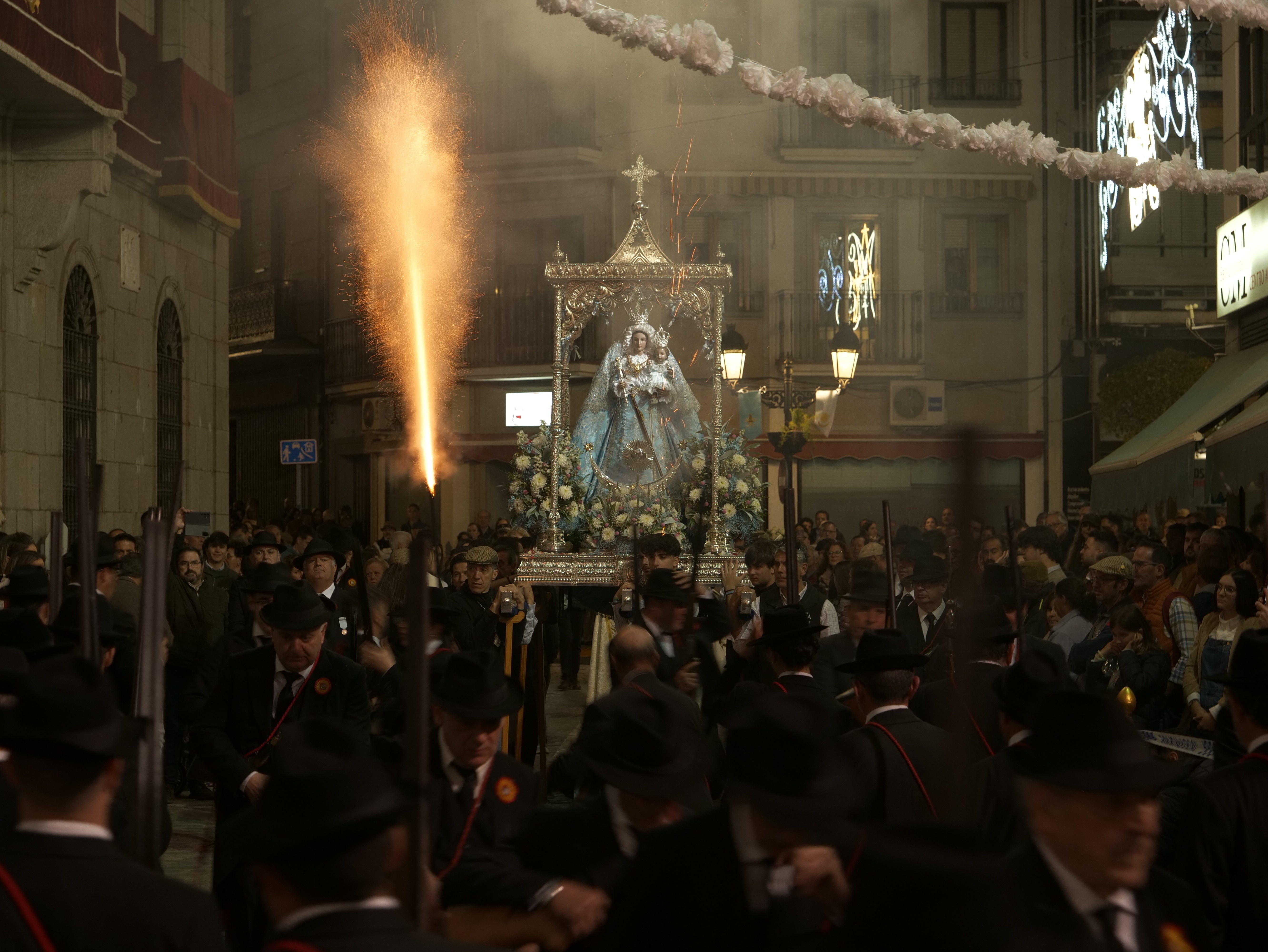 La multitudinaria procesión de la Virgen de Luna en Pozoblanco, en imágenes