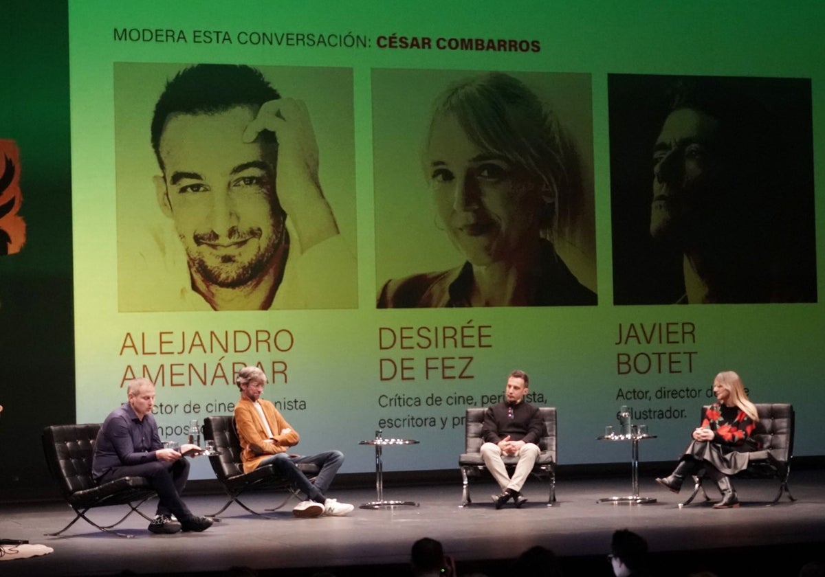 Conversación durante el VIII Foro de la Cultura en Valladolid