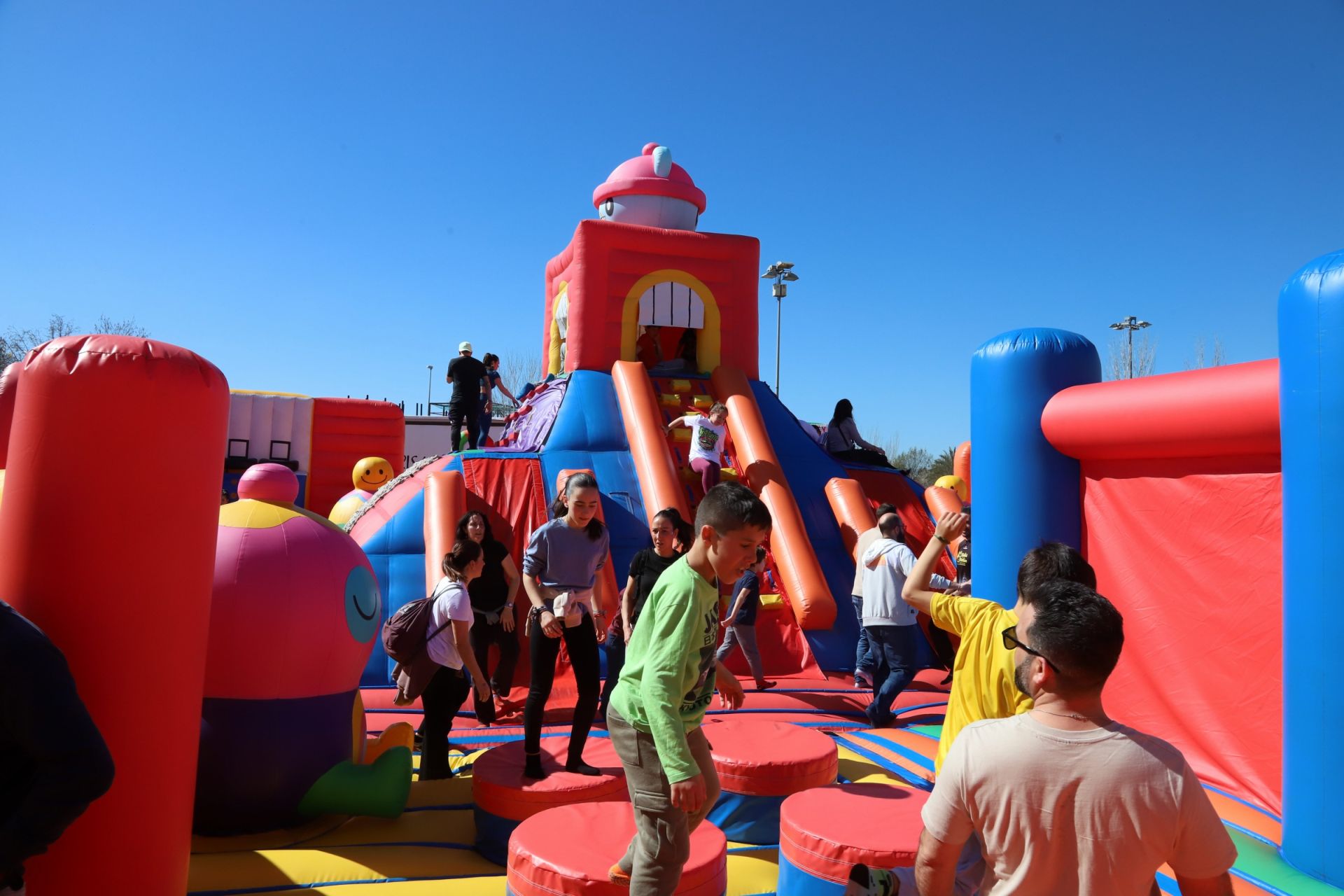 El parque hinchable más grande de Europa aterriza en Córdoba: diversión garantizada para los niños