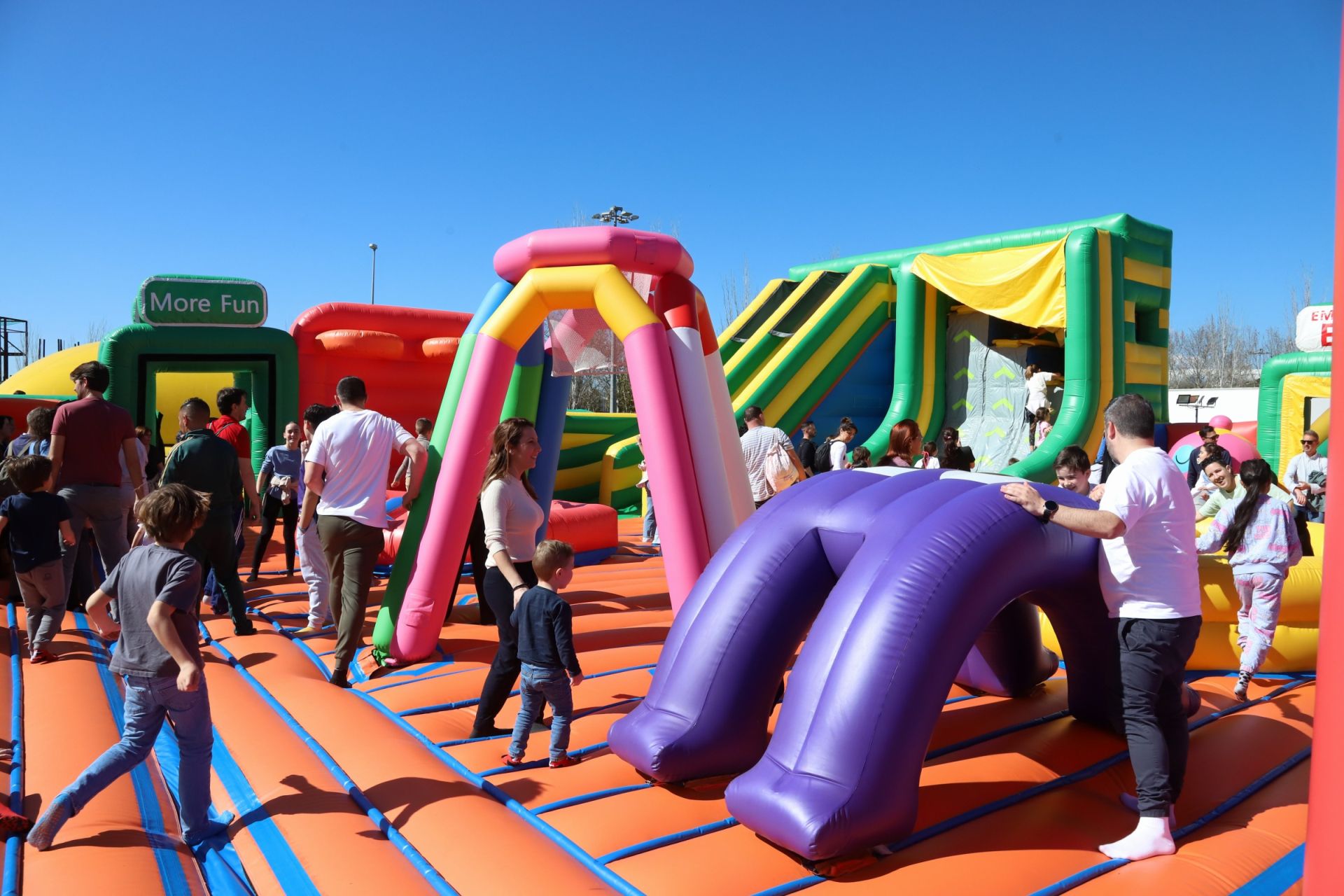 El parque hinchable más grande de Europa aterriza en Córdoba: diversión garantizada para los niños