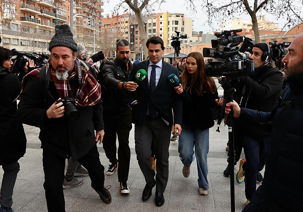 Alberto González Amador a su llegada a los juzgados de Plaza Castilla