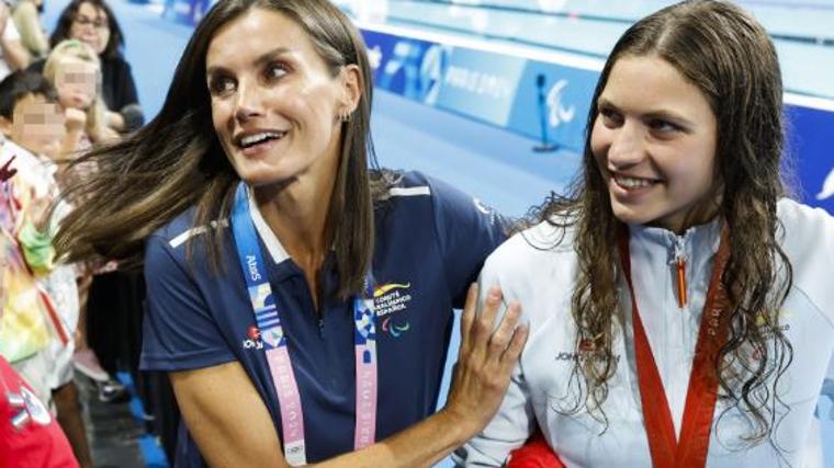 Dmytriv, junto a la Reina Doña Leticia en París