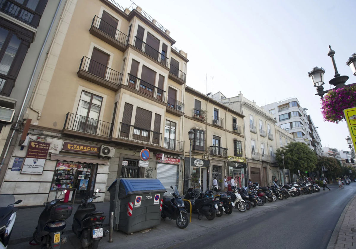 En esta manzana de la Acera del Darro se ubicará el centro cultural auspiciado por Poveda