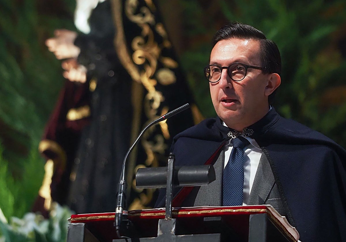 Javier Burrieza recogerá la Medalla de Oro de las Cortes otorgada a la Semana Santa de Castilla y León