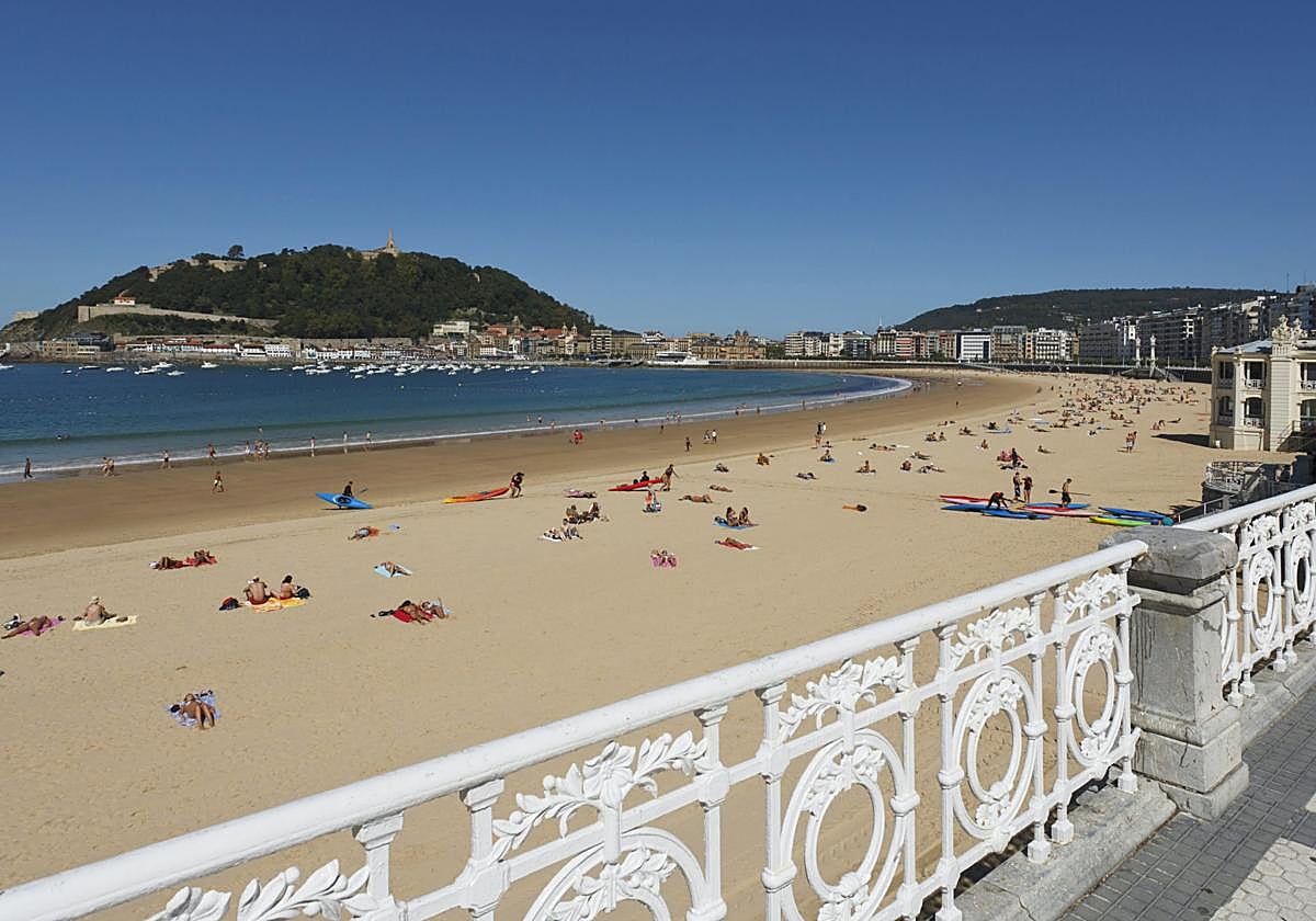 La playa de La Concham en San Sebastián, en una imagen de archivo.