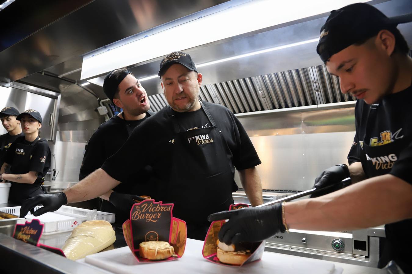 La esperada inauguración de The Champions Burger Córdoba, en imágenes